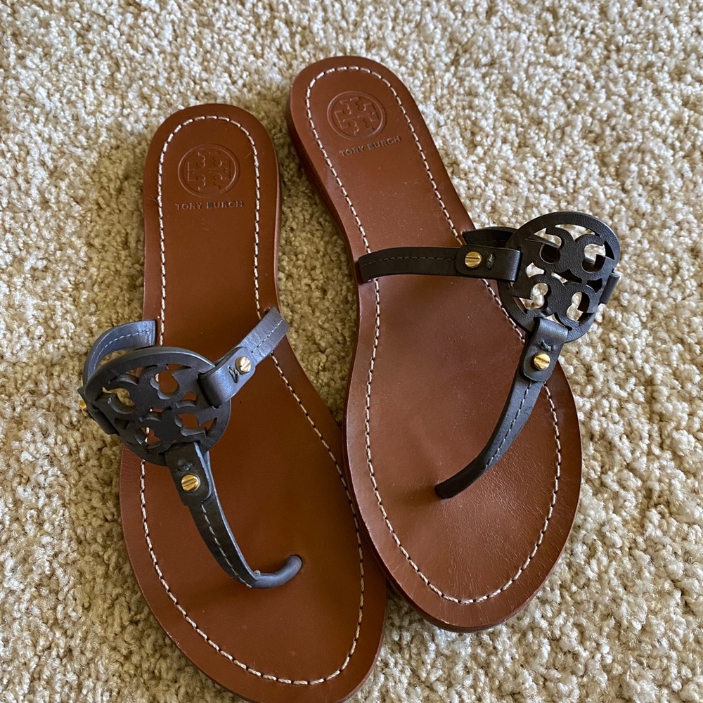 Tory Burch Mini Miller’s size 7